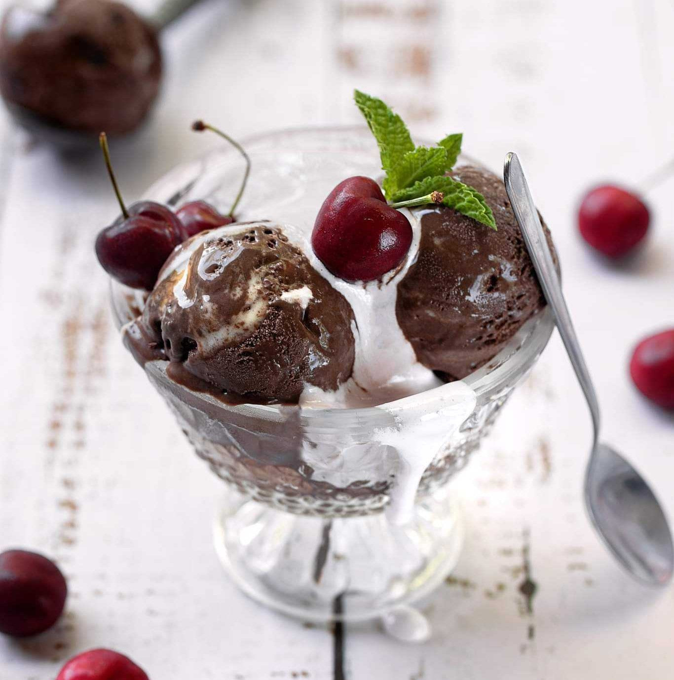 Vanilla Creme on Ice Cream | Funky Mello